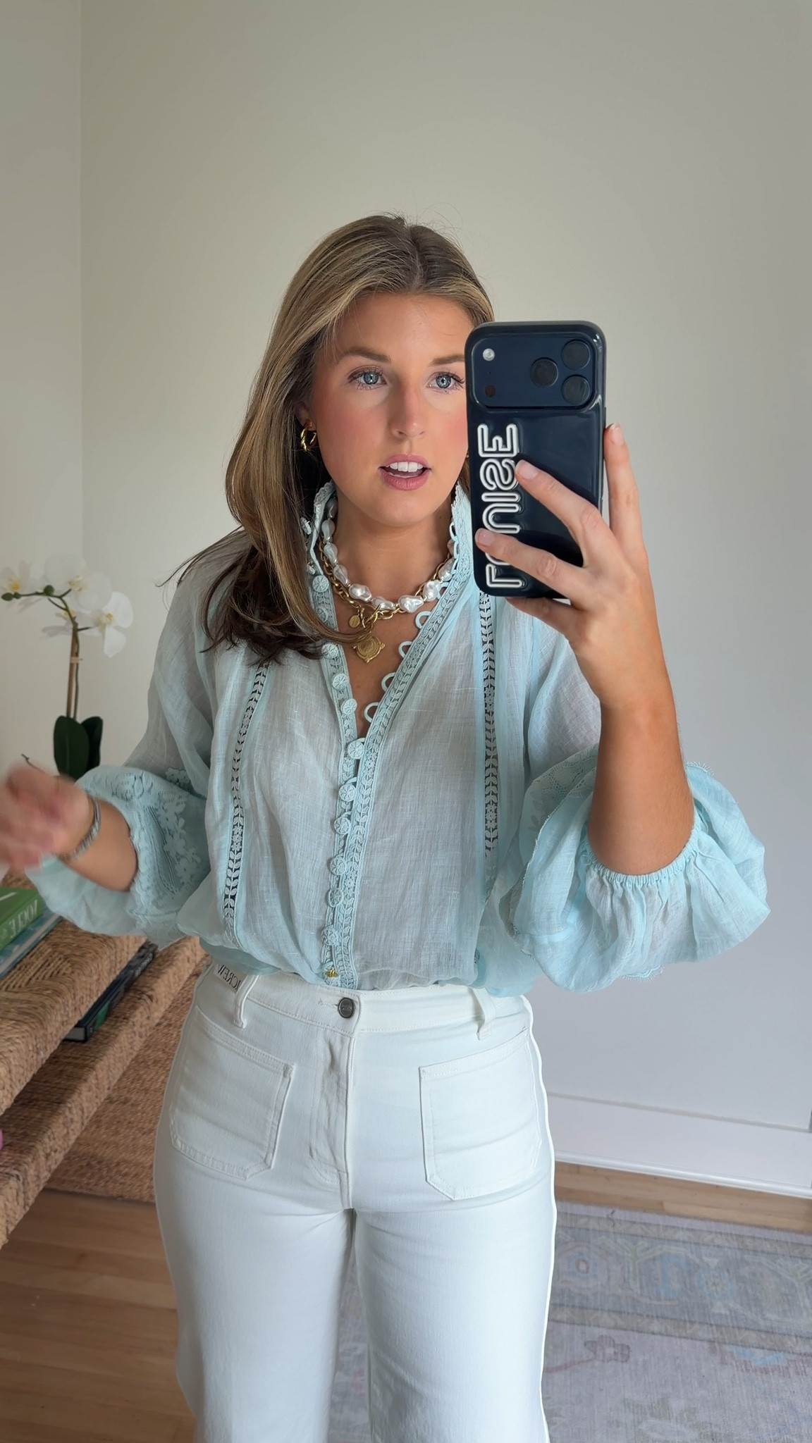 White jeans for summer! Wearing a 26