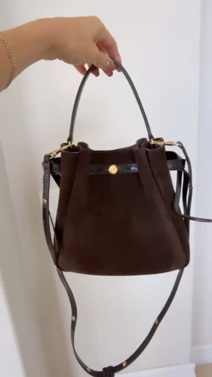 The perfect bucket bag 💼 

#LTKOver40 #LTKFindsUnder50 #LTKFindsUnder100