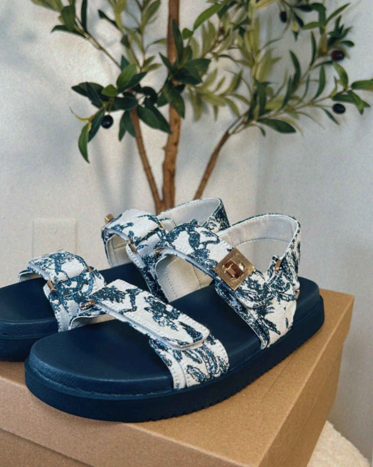 #steveemadee #sandals #womenstyle