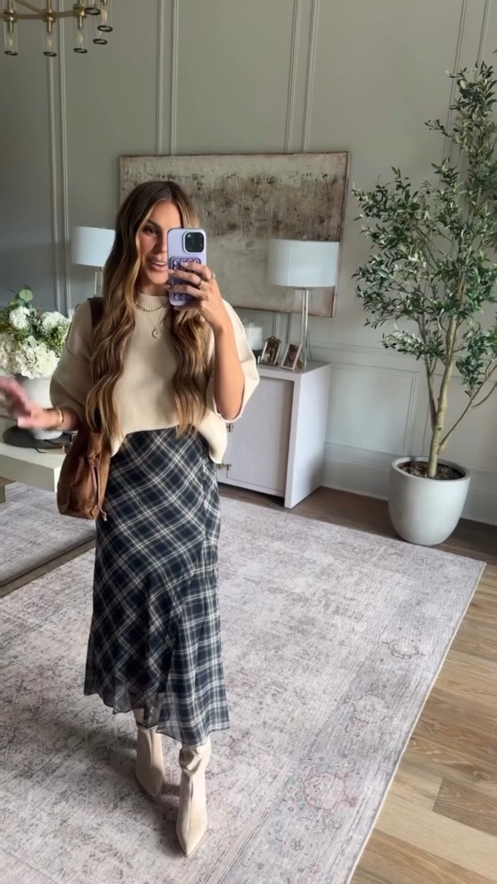 this plaid 😍 wearing a small in everything! use code hollie40 for 40% off these pieces 🤎 

 