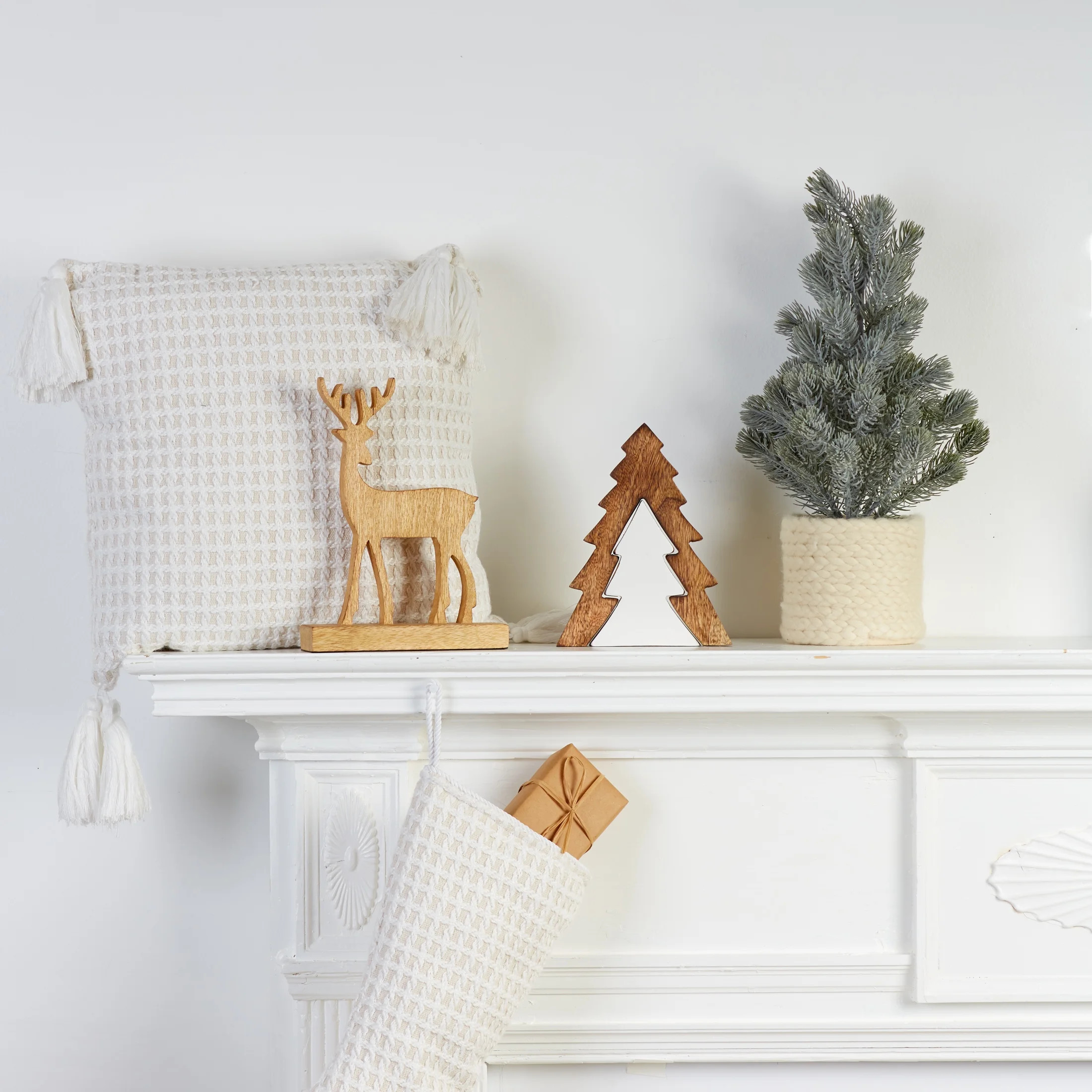 Holiday Time White Cozy Christmas Pillow - Walmart.com | Walmart (US)