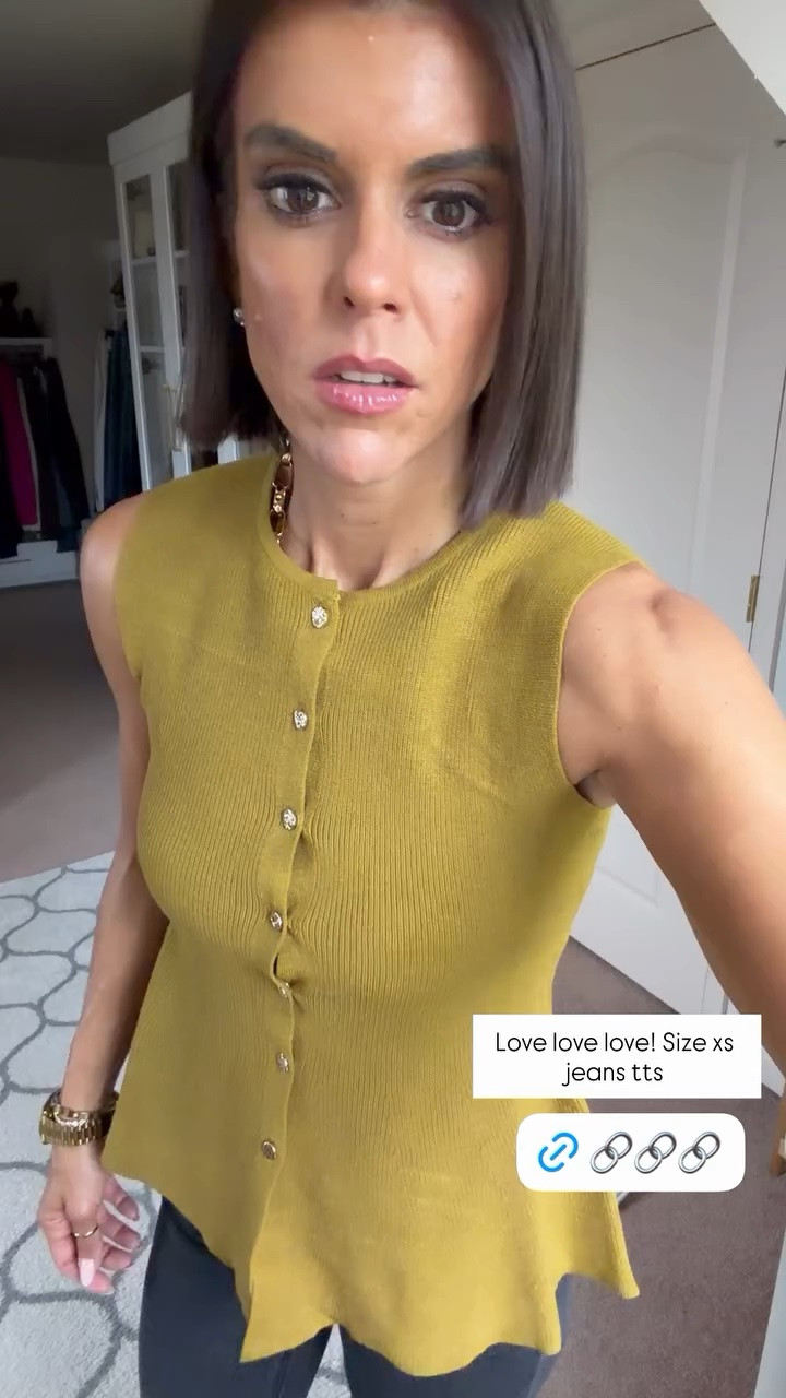 Love love love! Size xs 
jeans tts