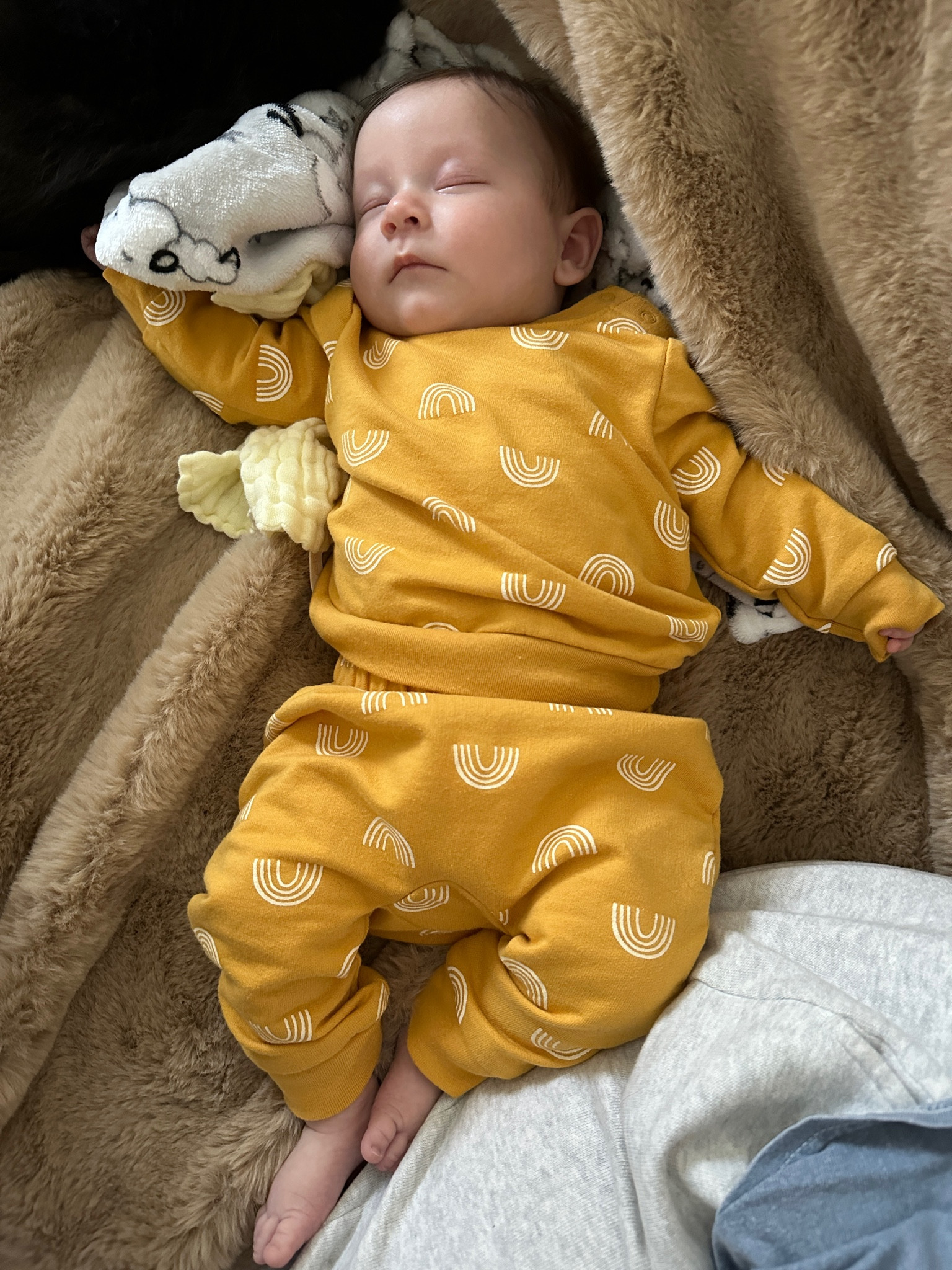 we love this cozy rainbow set from Target!🎯 just $14 for both and sooo cute!👏🏽💛

#LTKbaby