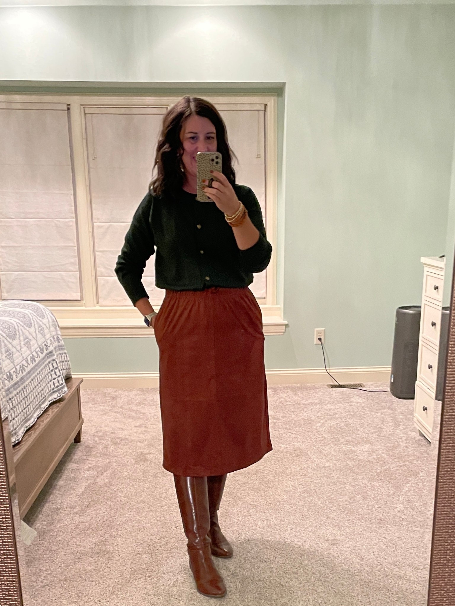 Thanksgiving outfit or office look for fall

Skirt: tts medium
Cardi: old linked similar
Boots: old linked similarr

#LTKWorkwear #LTKOver40 #LTKSeasonal