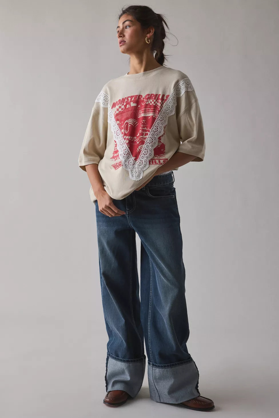 UO Shirley Lace-Trim Oversized Graphic Tee | Urban Outfitters (US and RoW)