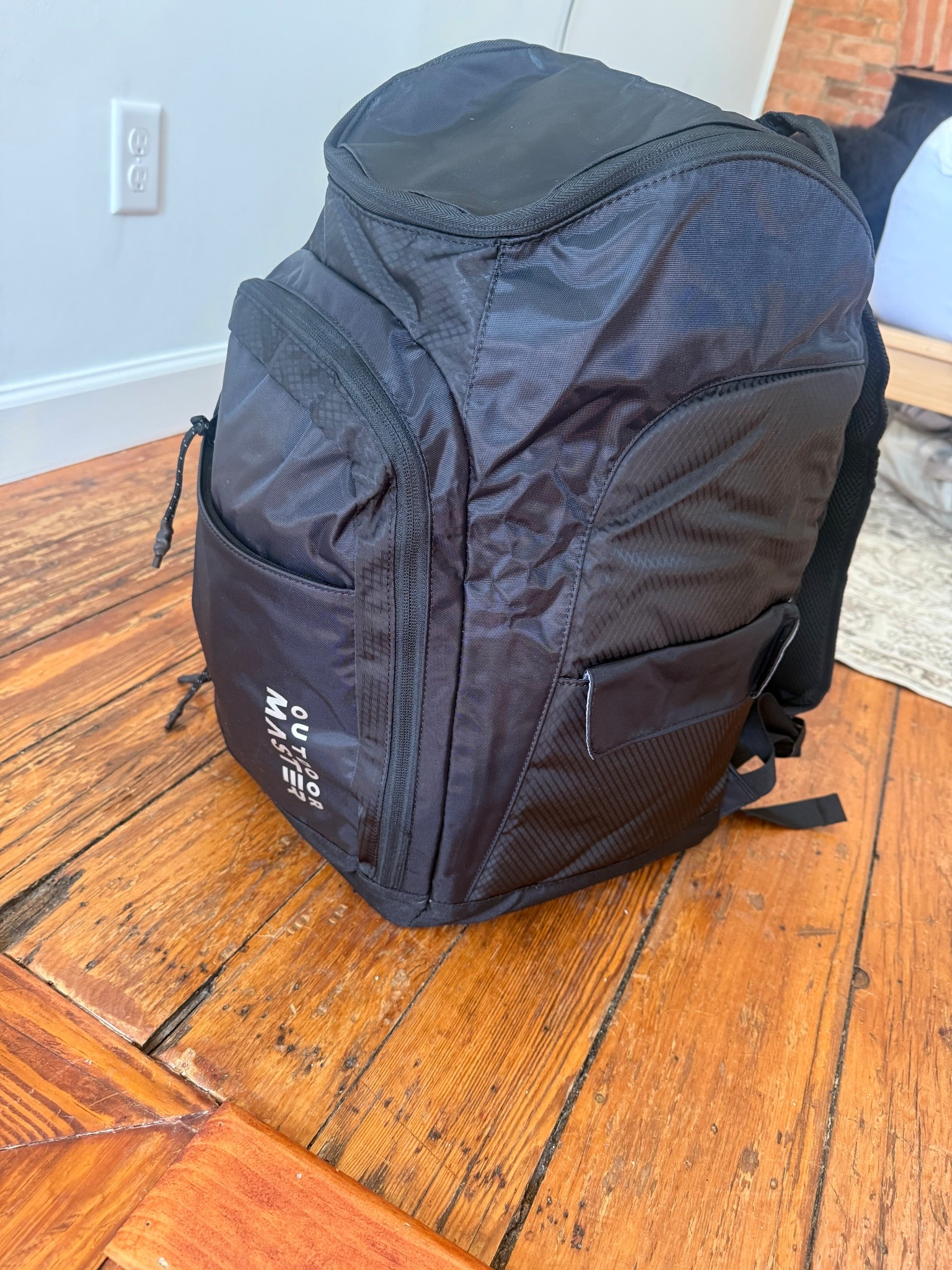 The perfect ski bag, fits so much including boots! Also love that it’s a backpack so I can be hands free with my skis

#LTKTravel #LTKActive #LTKSeasonal