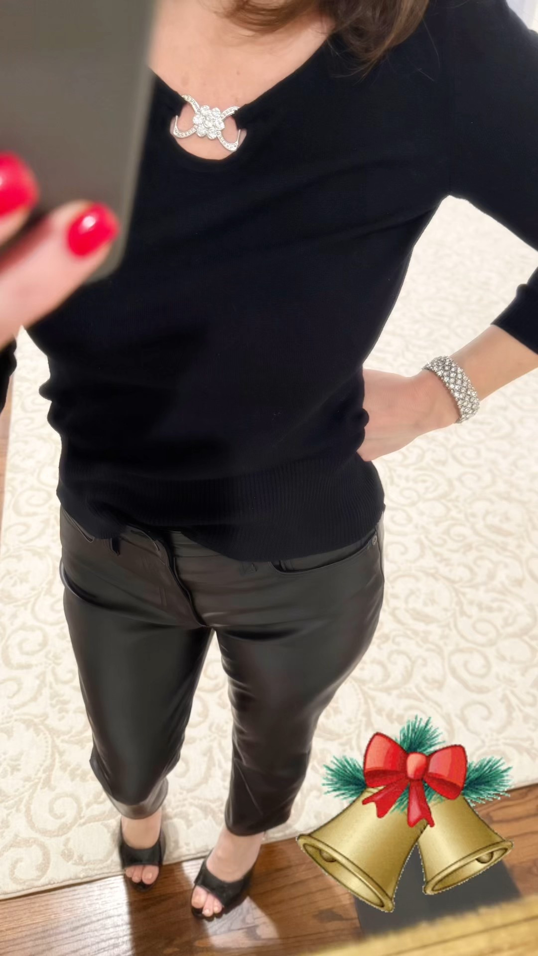 Holiday outfits 

#LTKmomlife #LTKBeauty #LTKootd