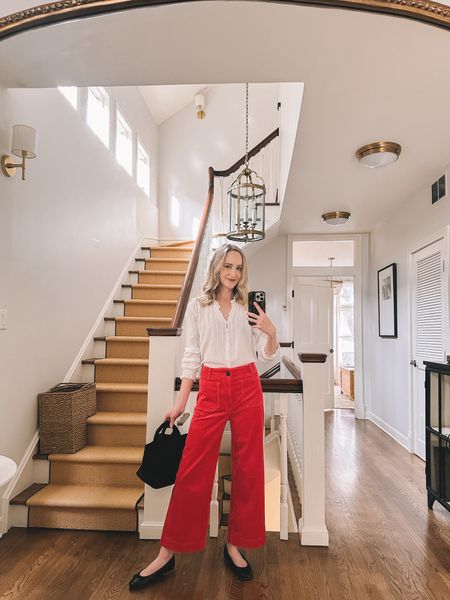 Ballet flats and wide-leg pants will always be a favorite. They're dainty, which balances out the pants' cut, and makes the look work so well. A+ from me! @clarksshoes #ad #Clarks #ClarksCommunity