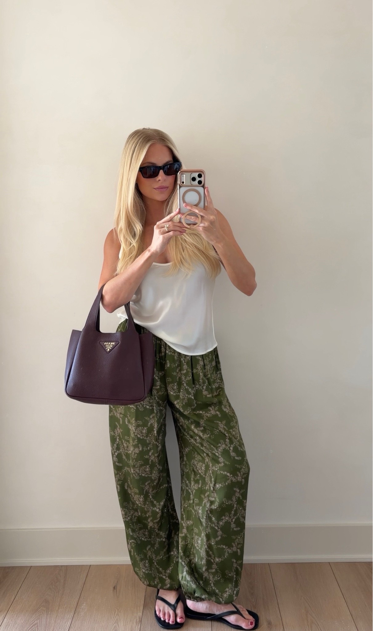 SIZE: 2/M in top, small in pants, linked similar shoes! #kathleenpost

Daytime outfit, summer chic look, errands outfit, casual lunch date look

#LTKootd #LTKSeasonal