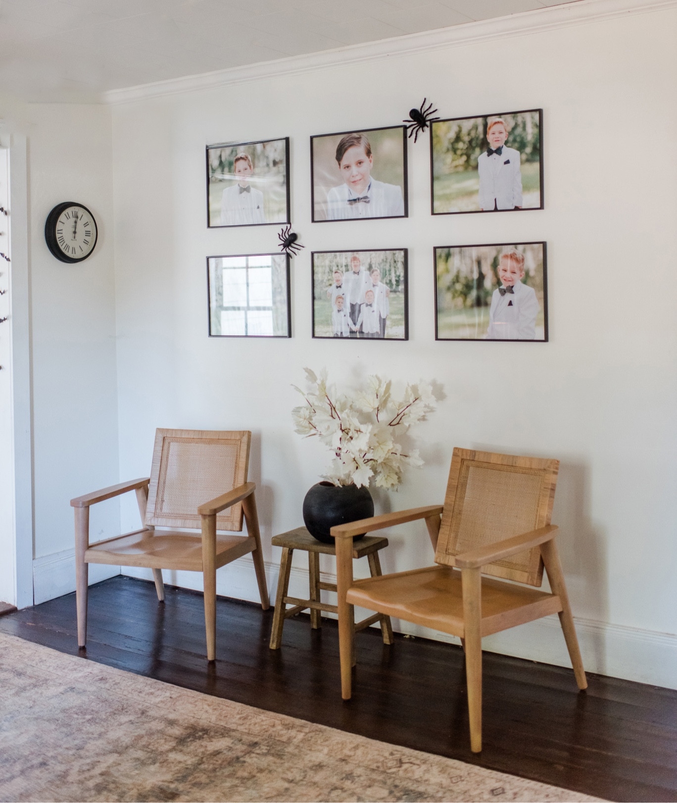 Living room decor sitting area

#LTKHalloween #LTKhome