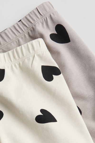 2-pack cycling shorts - Light greige/Hearts - Kids | H&M GB | H&M (UK, MY, IN, SG, PH, TW, HK)