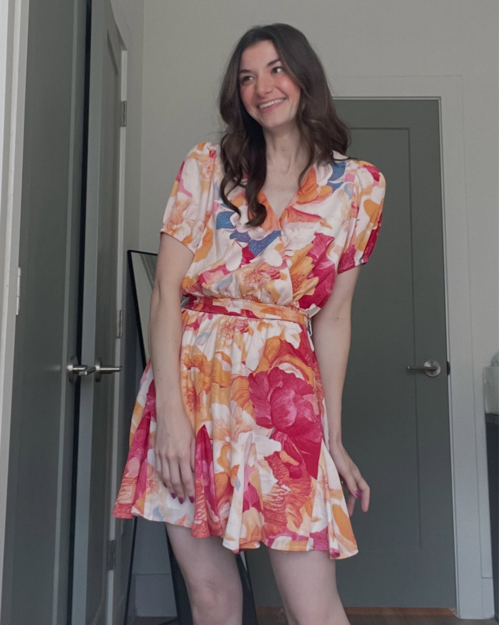 Teacher style doesn’t have to be boring! 

I’m loving all the colorful prints and fun silhouettes of these dresses from @shopsugarlips for my teacher wardrobe this year😍 They’re my go to shop for cute and trendy quality pieces! 

#sugarlipsxme #womanownedbusiness #teacherstyle #teacheroutfit