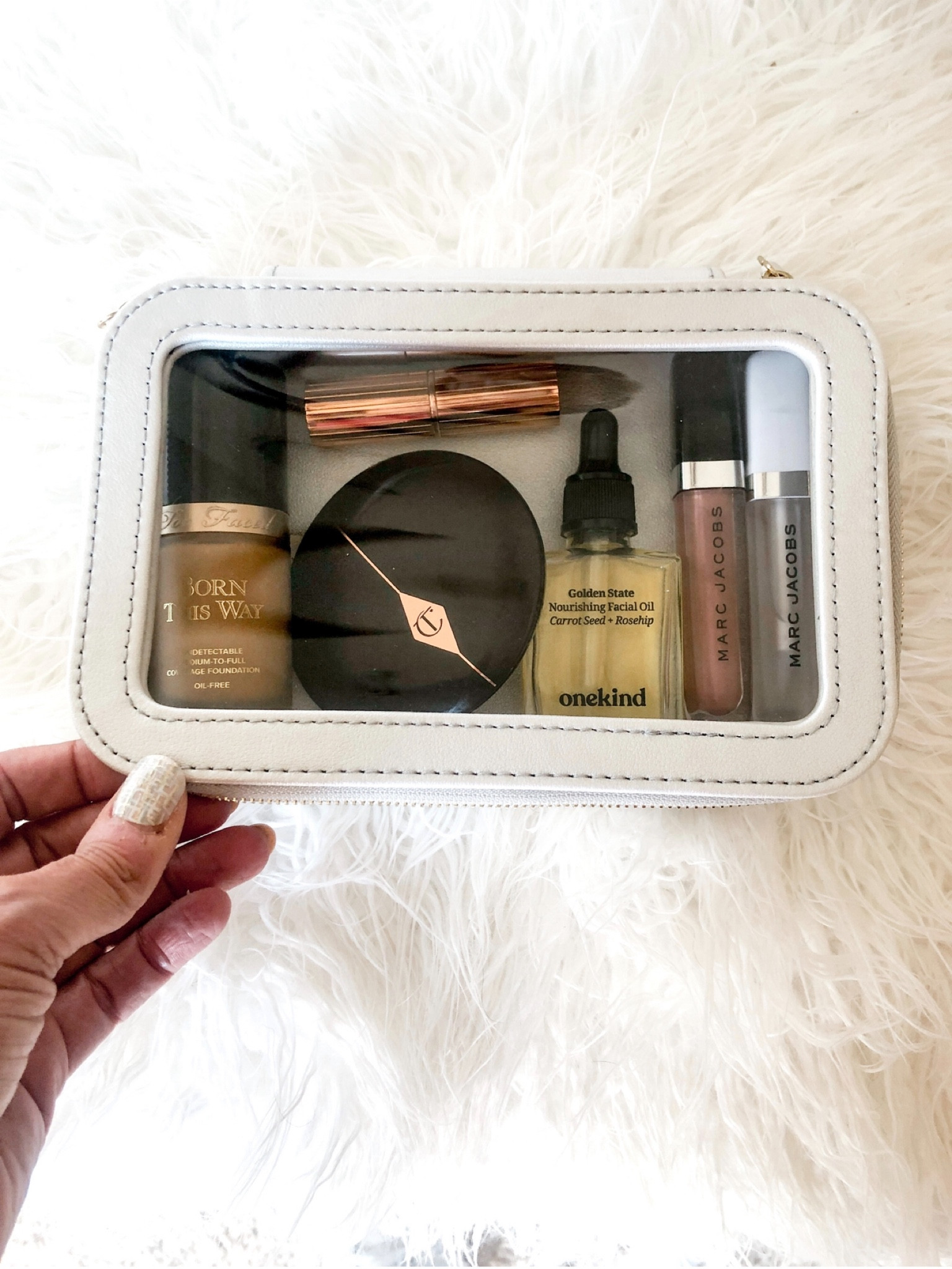 Travel makeup case. A great dupe for the Truffle Jet Setter! TSA approved and under $20

#LTKbeauty #LTKtravel #LTKsalealert