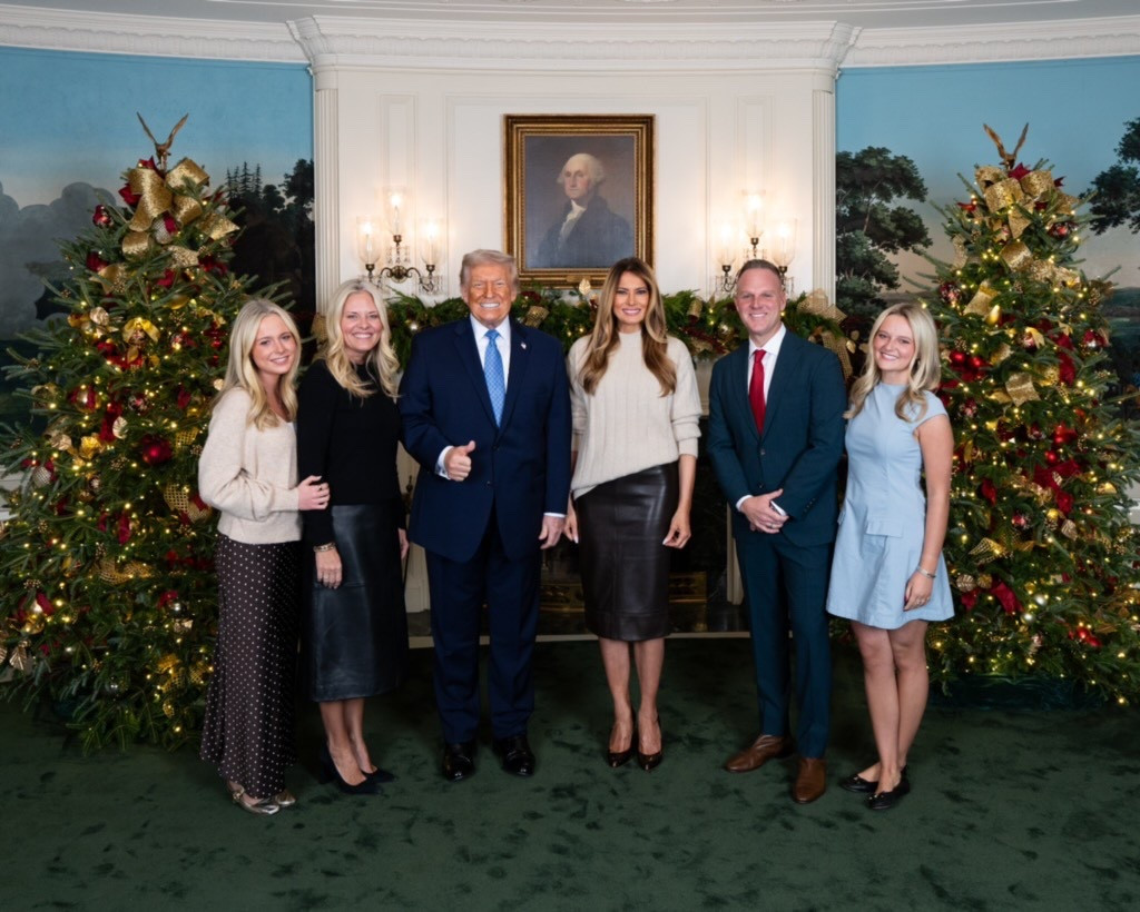 Meeting the President and First Lady was an honor. Linked a few things we wore. 