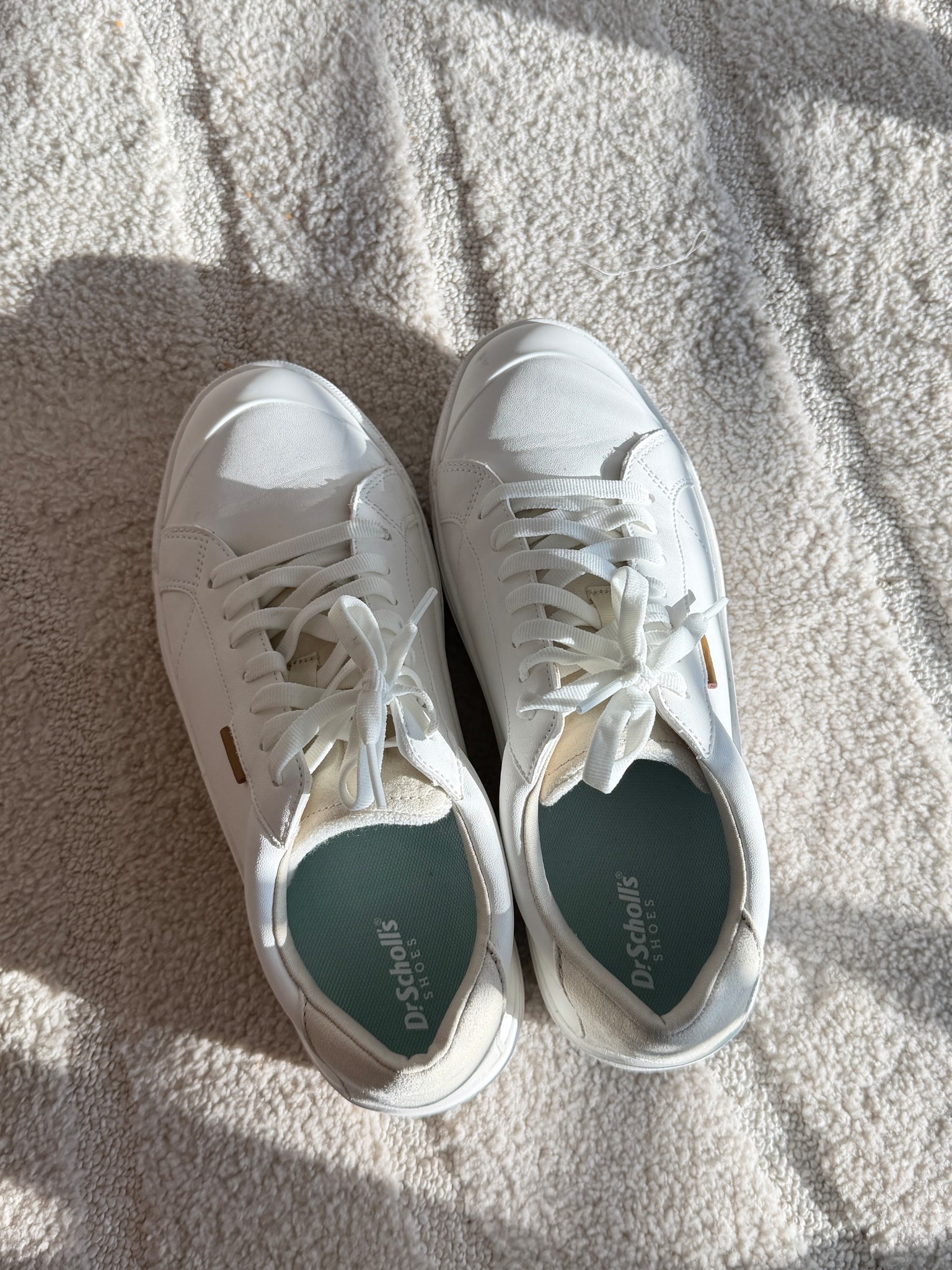 Dr scholls time off is the most comfortable white sneaker 👟🤍