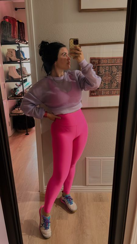 this is my FAVORITE gym fit, and alo just came back with neon pink for the summer! don’t miss out y’all + these tennis shoes CHEFS KISS 🥰  #westernfashion #colorpop #neoncolors #workout

#LTKcurves #LTKstyletip #LTKshoecrush