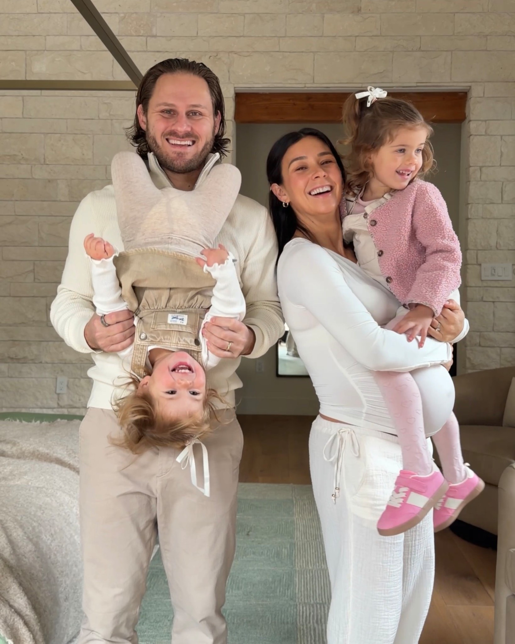 Family holiday outfits 🤍

#LTKootd #LTKFindsUnder50 #LTKHoliday