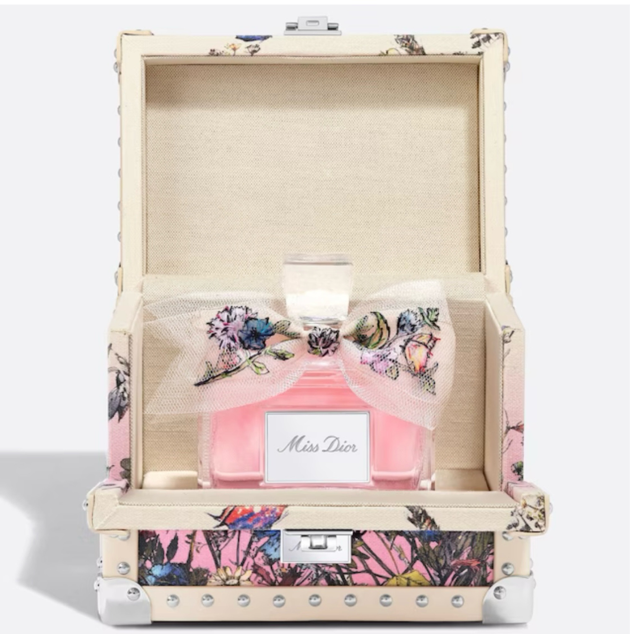 The most beautiful perfume i have ever come across. 
Such a good investment. 


#LTKU #LTKbeauty #LTKstyletip