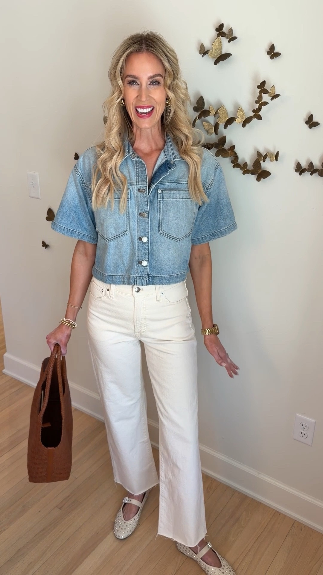 @Madewell cream jeans and denim top on sale!! Gorgeous woven tote on sale available in multiple colored and even another size  