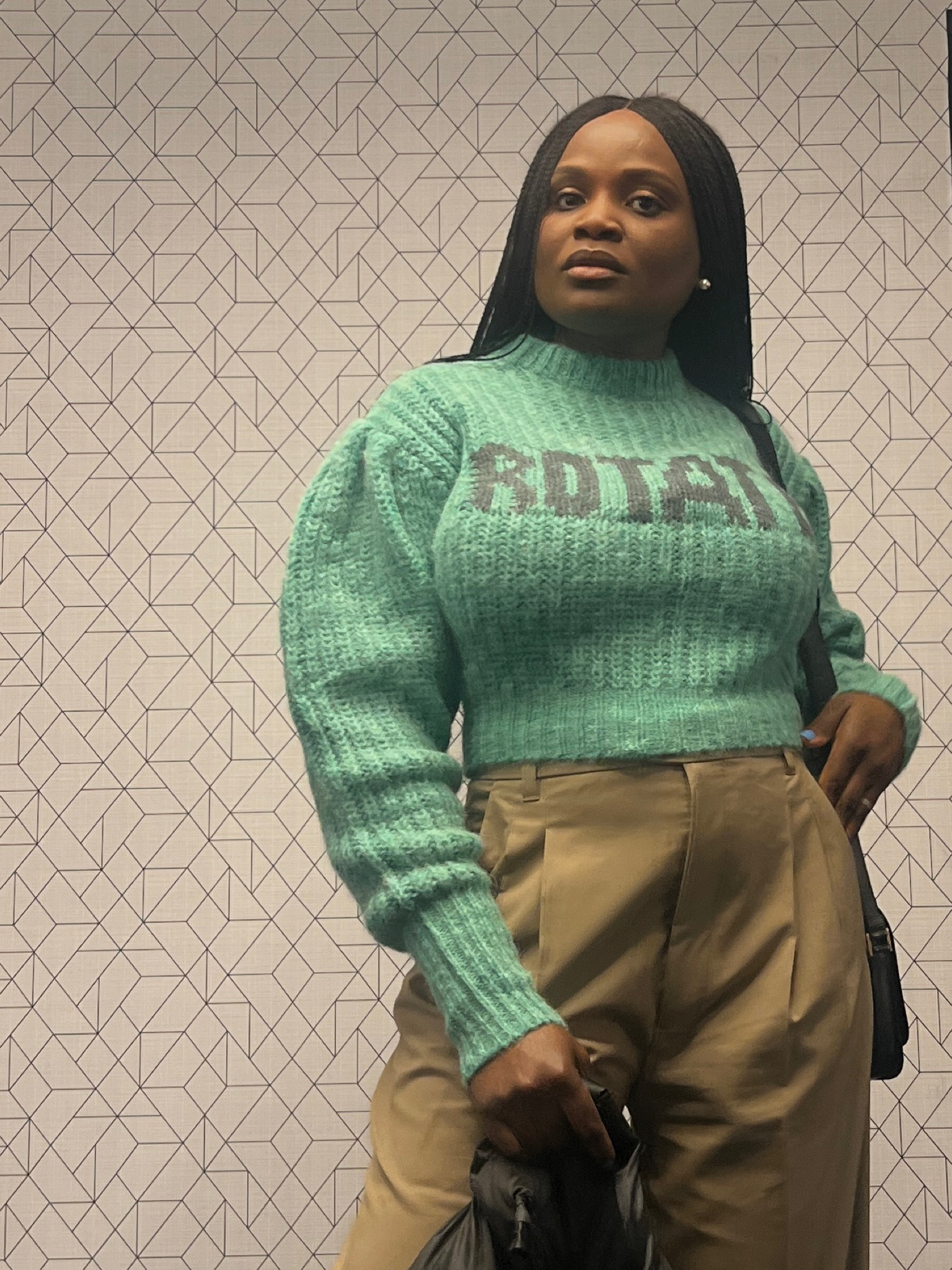 I recently bought this sweater from one of my many sale purchases. Minus the lint that comes from this sweater, I absolutely love the balloon and cropped style, such a structured look and statement piece! And the colour is so nice, I got in a the colour Jade, which is sold out, but I’ve linked other colours below! I’m a Medium so I got it in a DE38 which is equivalent to a US 8. 🤩🌱

#LTKstyletip #LTKsalealert #LTKfindsunder100