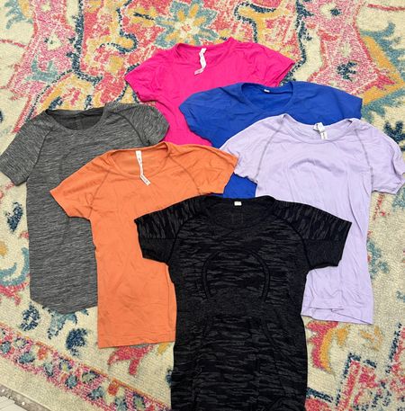 My fav $20 workout tees! I wear a small / size 6! Super stretchy
