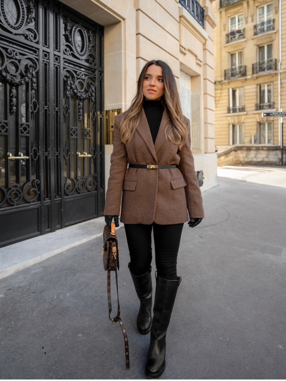 My favorite blazers for fall and winter are either checked or houndstooth. Unfortunately, they sold out early in the season, so I’m sharing a few that are currently available and I like in this post 🍂🤎

#LTKautumn #LTKeurope #LTKstyletip