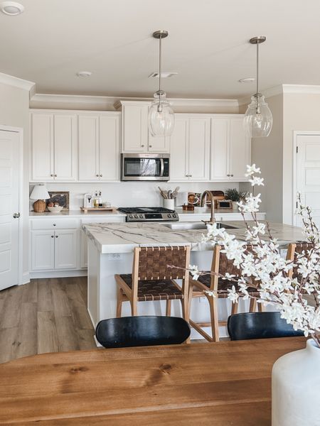 My neutral kitchen style with pops of brown, black and white! Neutral style.


Target finds, Amazon finds, furniture favorites, affordable style, barstools, kitchen style 

#LTKhome #LTKfindsunder100 #LTKstyletip