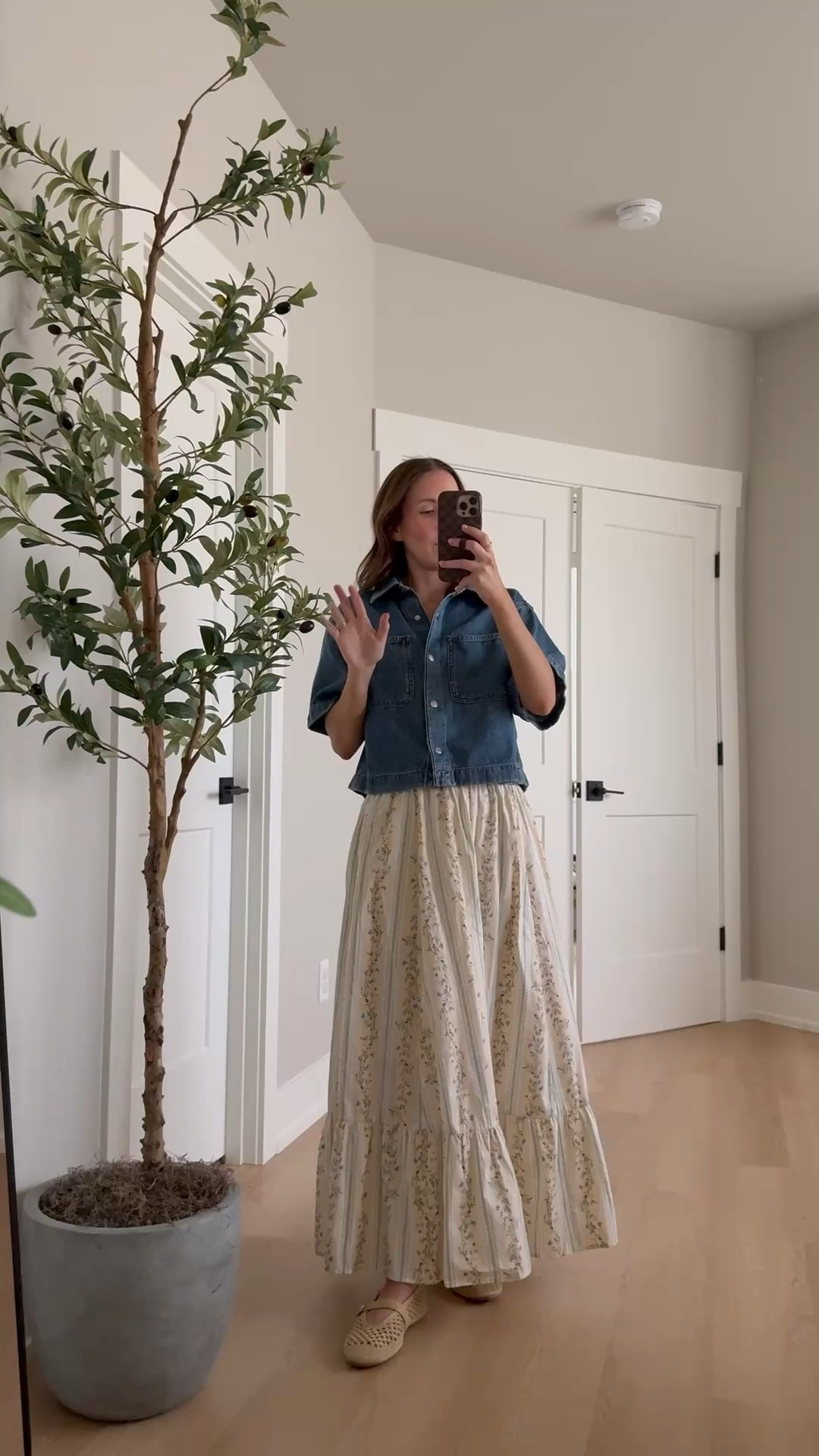 Teacher outfit idea 🍎 this skirt can also be worn as a dress! It has the cutest print and I love it paired with this denim top that is a closet staple!

Teacher outfit, teacher style, classroom style, denim button down top, outfit idea, teacher Tuesday 