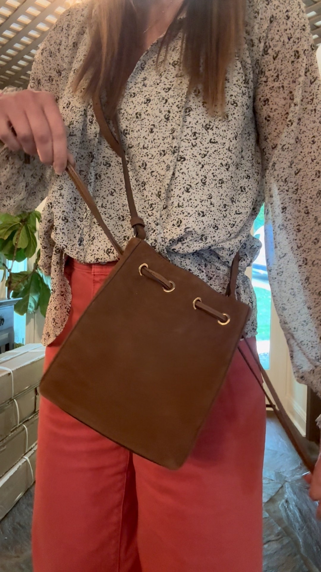 LTK x Madewell steals 🛍️✨
I love this mini drawstring Crossbody in the suede finish! 

➡️ Don’t miss out—Madewell sales are that good. Shop them now while they last!

#eanesinteriors #madewellstyle #madewellfinds #madewelljeans #balloonjeans #denimtank #madewellbag #stripedshirt #madewellsale #labordaysale #ltkfallfashion #ltkstyle #ltkunder100 #denimlove #neutralstyle #closetstaples #madewellcloset #ltkseasonalstyle


#LTKSaleAlert #LTKStyleTip #LTKxMadewell