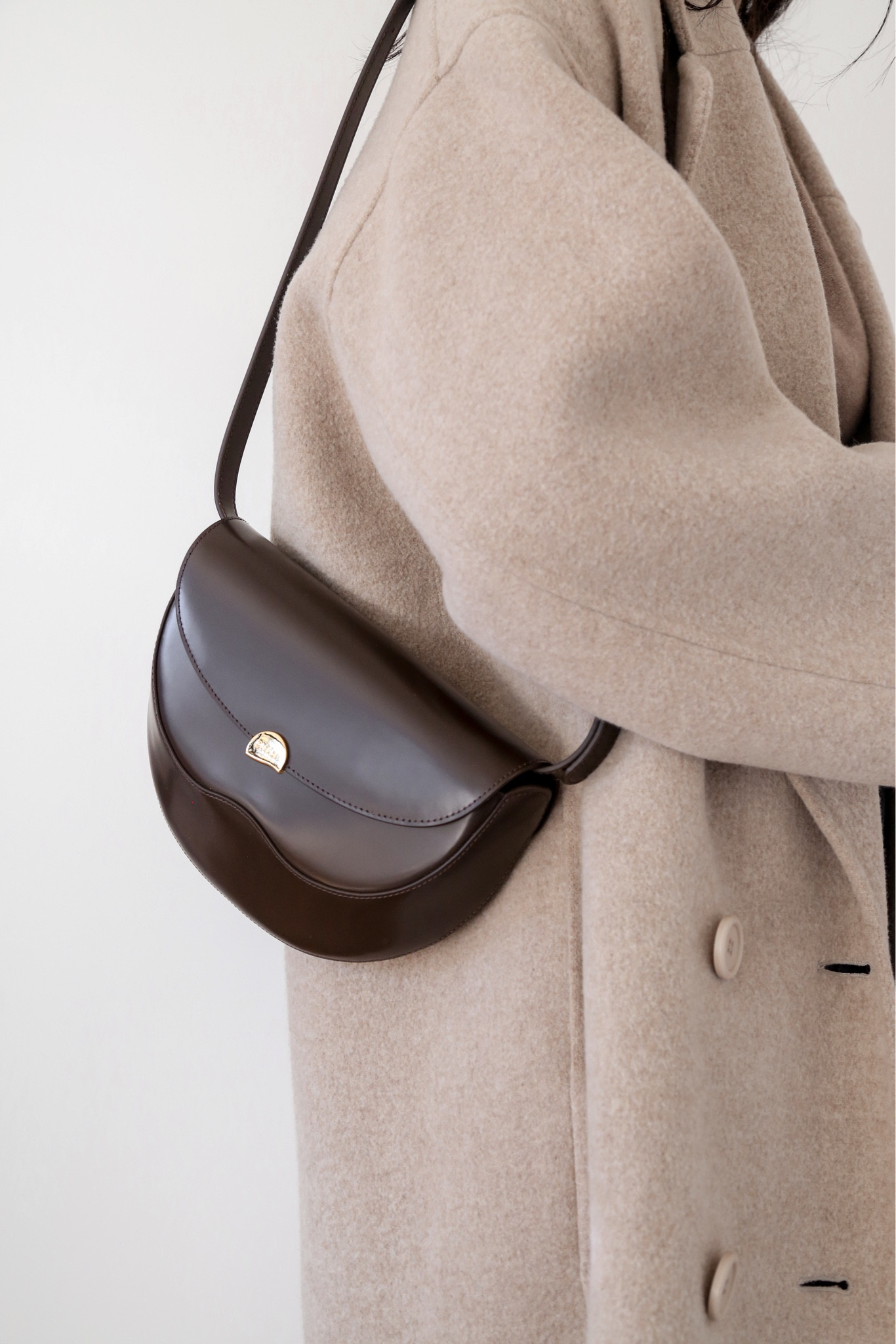 Bag is 15% off with code Jamie15. Coat is old Mansur Gavriel. Similar linked

#LTKitbag #LTKsalealert #LTKSeasonal