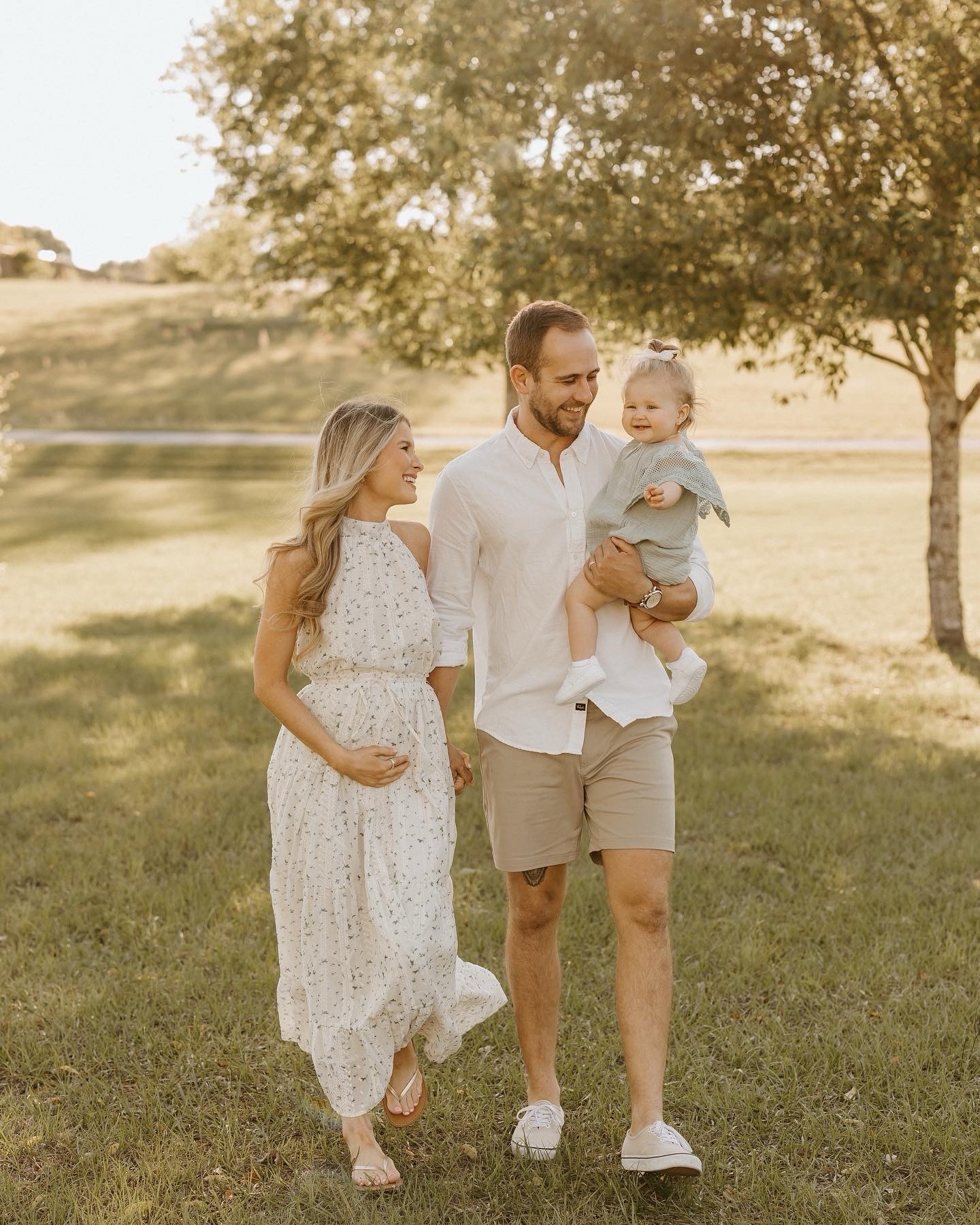 CODE: KRISTIN20 (Baby announcement photos)

springtime. summer fashion. baby. family photos. spring family photos. kid. toddler. husband. men. maternity. pregnant. bump.

#LTKstyletip #LTKfamily #LTKfindsunder100