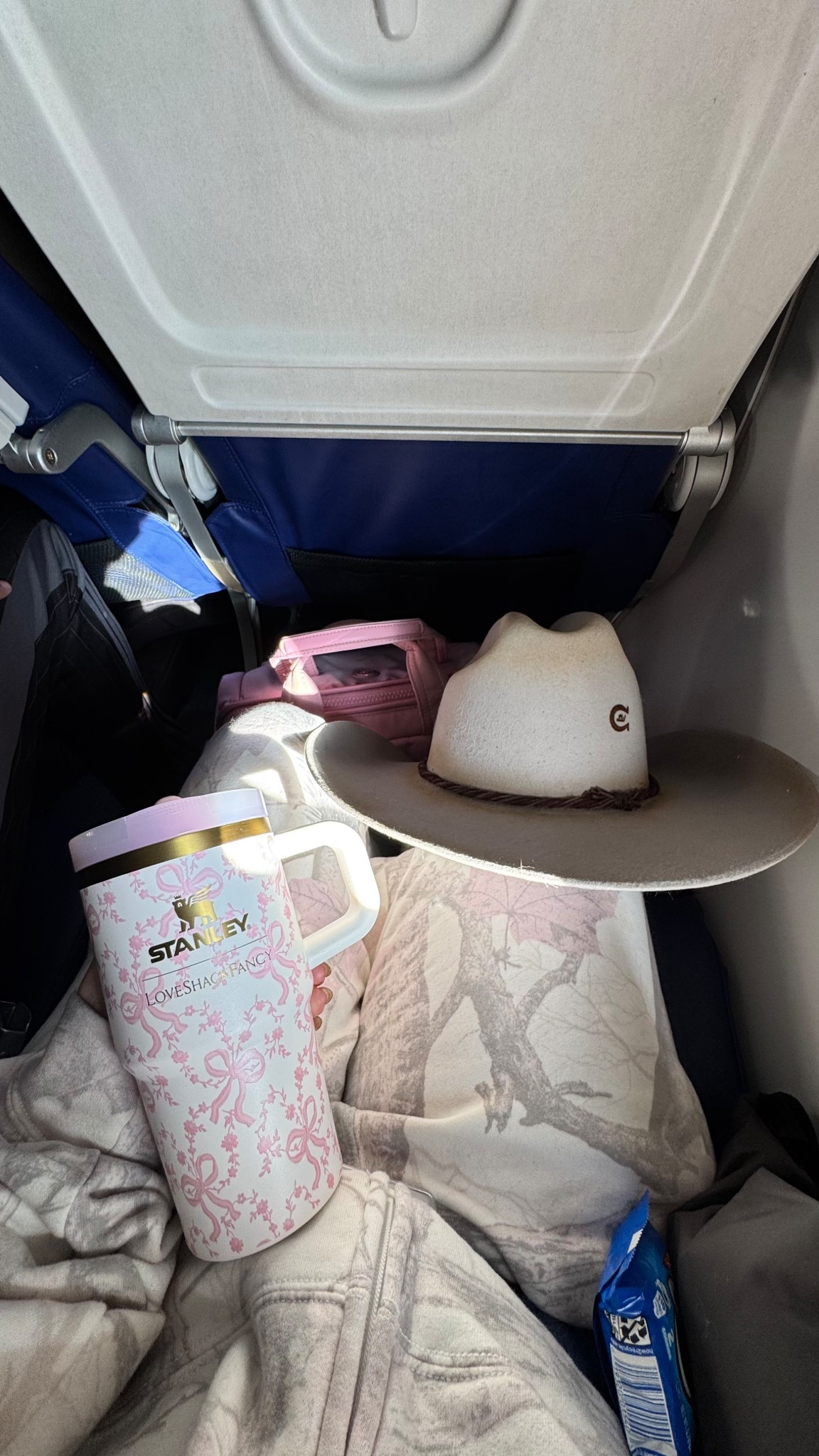 Heading home to KY with the essentials! The new 20 oz Love Shack Fancy Collab is perfect for traveling!! 🎀


#LTKTravel #LTKGiftGuide #LTKHoliday