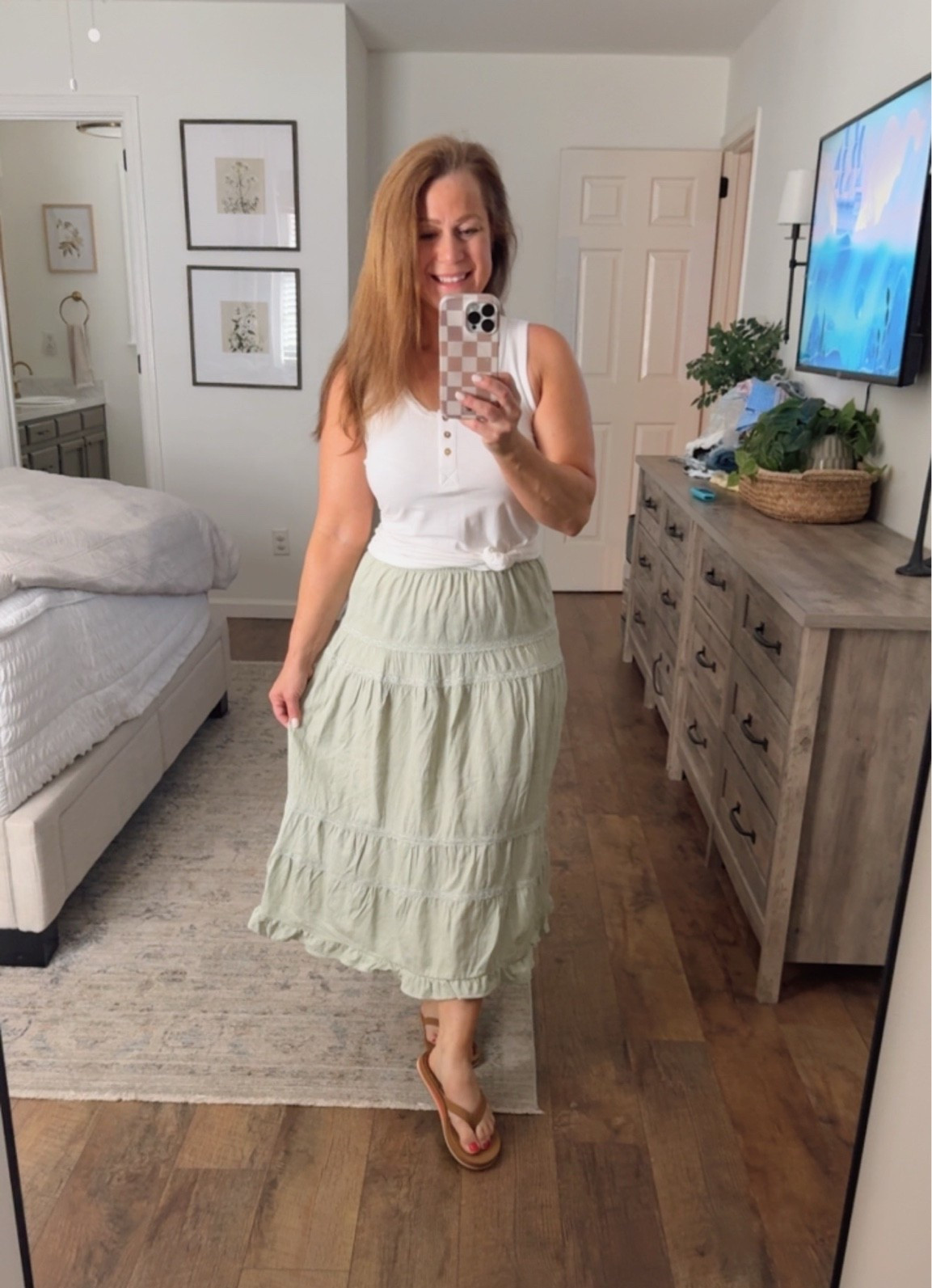 Summer outfit inspo

Henley tank
Tiered skirt 
Sandals

#LTKootd #LTKPetite #LTKMidsize