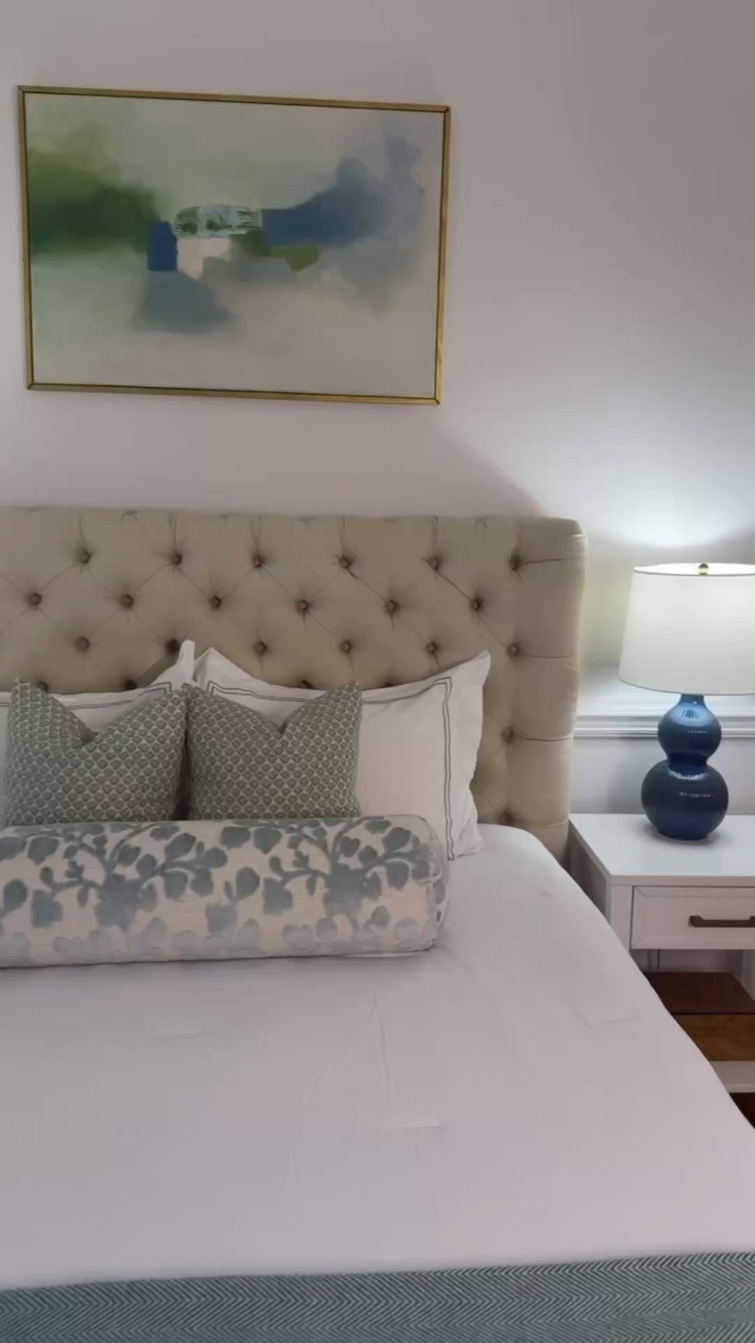 Refreshed our guest room for the New Year with some pieces from Wayfair!🩵

@wayfair, #Ad, #WayfairPartner, #NewYearNewYou, #Wayfair Home Decor, Grandmillennial, Bedding, Headboard, Nightstand 