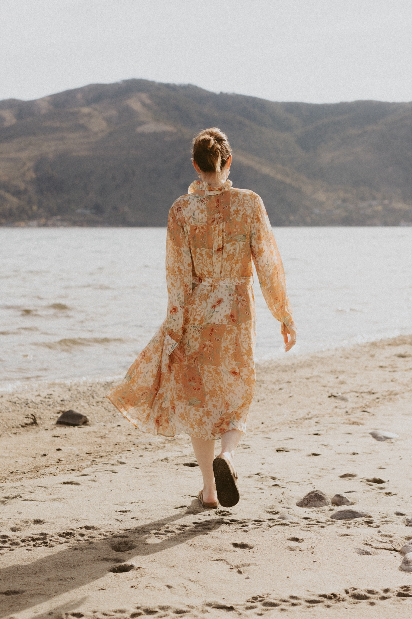 If Elizabeth Bennett (Pride and Prejudice) lived these days she’d wear Birks. (I am pretty sure of it). 
Summer dress + Birkenstock Boston clogs - yes or no? 
I linked a few gorgeous dresses in midi and maxi length to channel your inner Lizzie 📖 has anything caught your eye? 

#LTKfindsunder100 #LTKSeasonal #LTKshoecrush