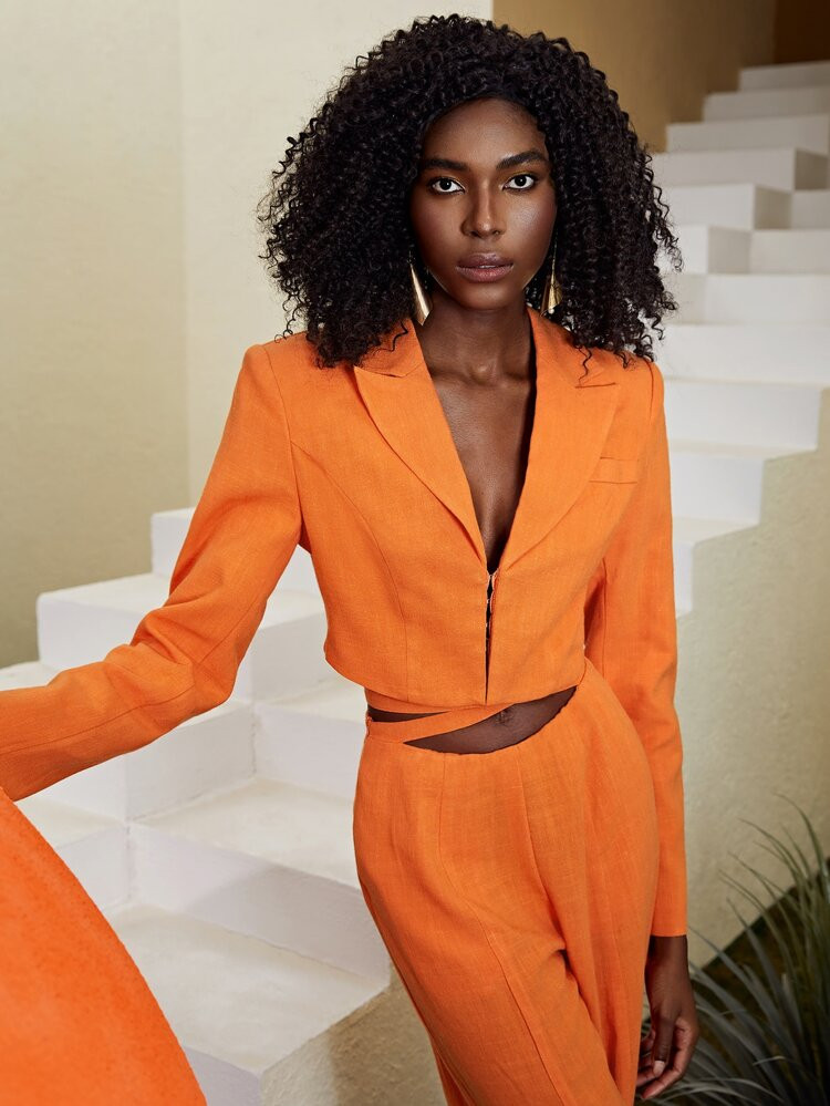SHEIN Solid Peak Collar Crop Blazer | SHEIN