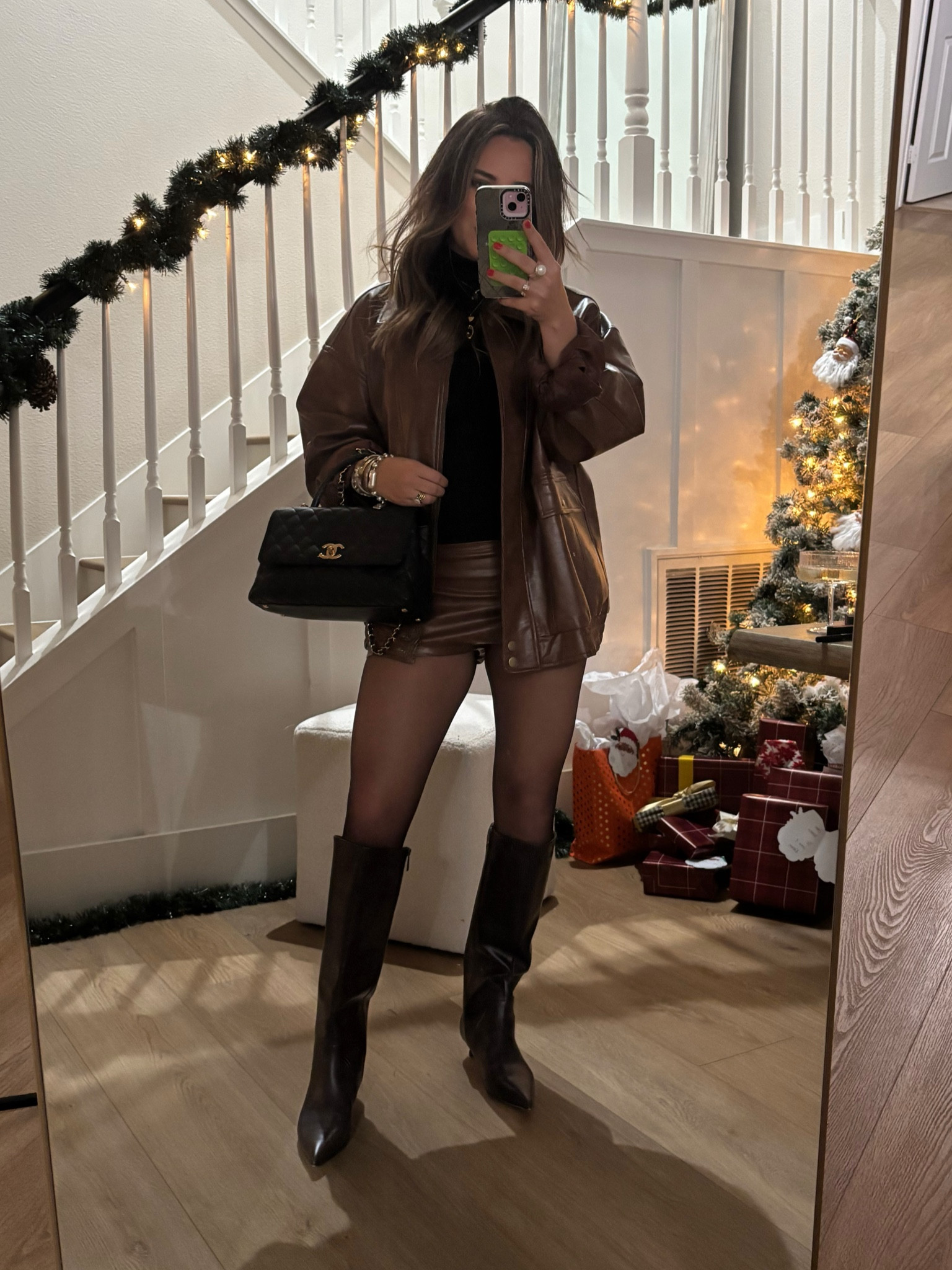 Love this vici look! How cute are these brown shorts! 

#LTKSeasonal #LTKFindsUnder100 #LTKHoliday