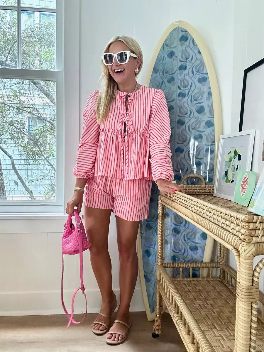 Is this not adorable?! Get this on Amazon for spring! Light and flowy and still have some arm coverage. Wearing XS. 

 #LTKFindsUnder50 #LTKStyleTip #LTKWatchNow