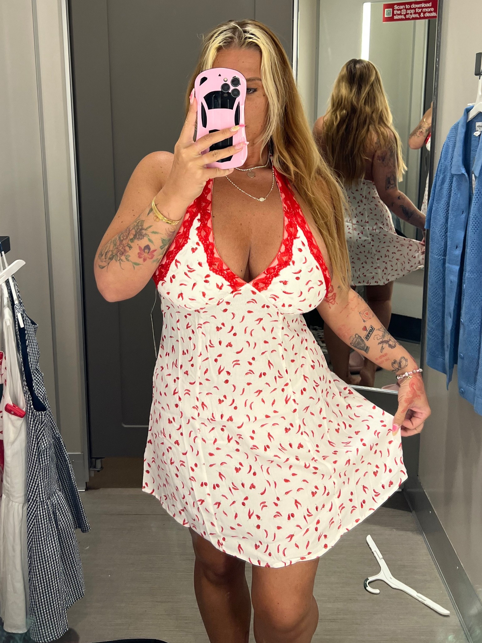 The cutest a-line chili print dress on major sale

Chili print
Target style
Target dresses 
Summer dresses

#LTKFindsUnder50 #LTKSaleAlert #LTKMidsize