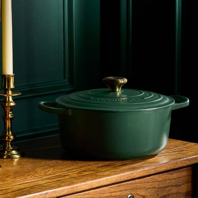 Signature Round Dutch Oven | Le Creuset