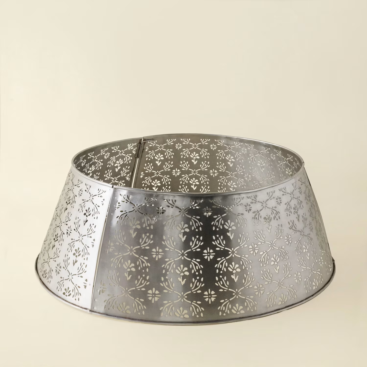 Antique Silver Finish Tree Collar | Magnolia