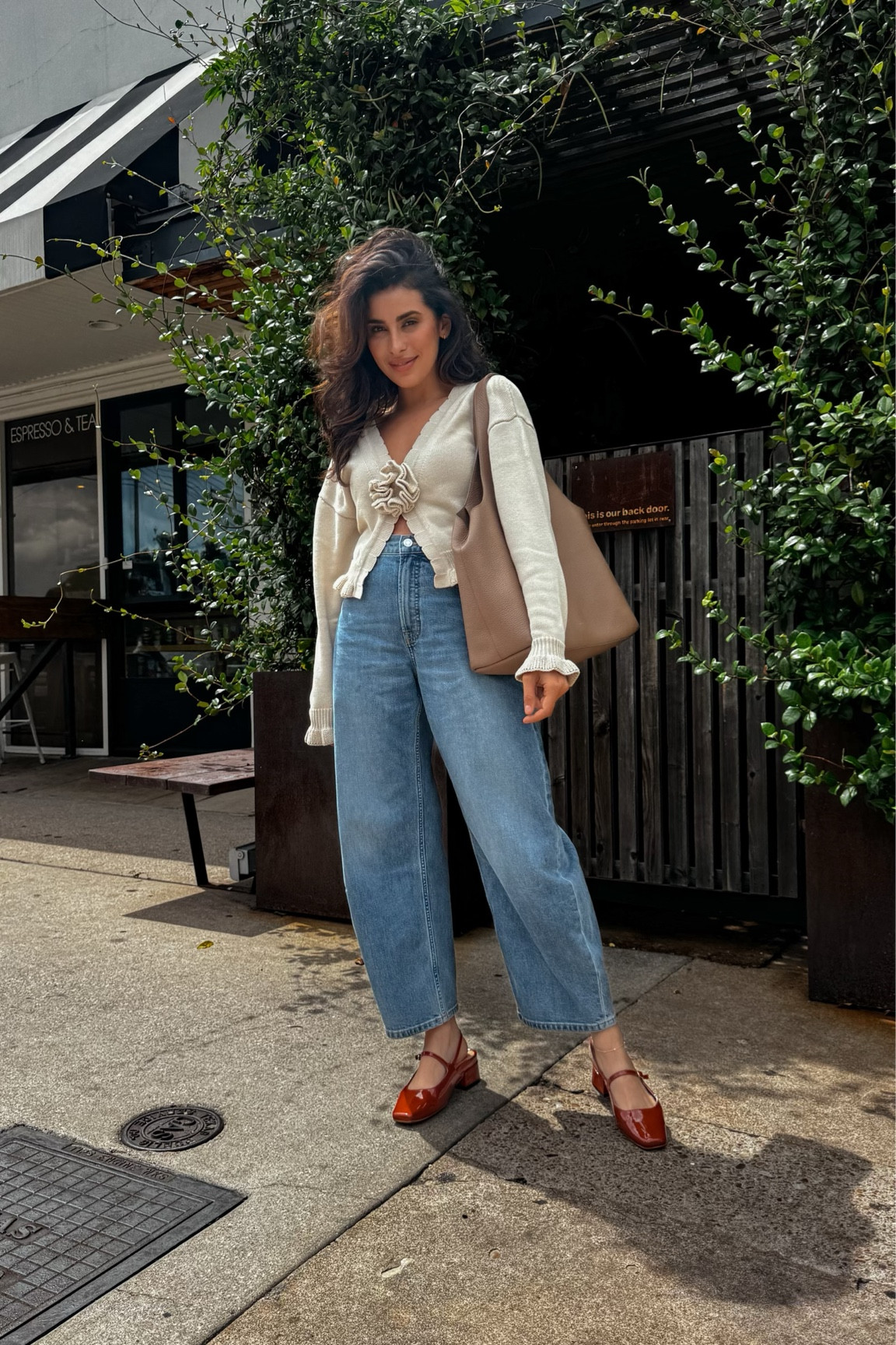 my outfit details linked ✨

#revolve#everlane#barreljeans
#fallvibes#casualstyle

#LTKShoeCrush #LTKStyleTip #LTKItBag