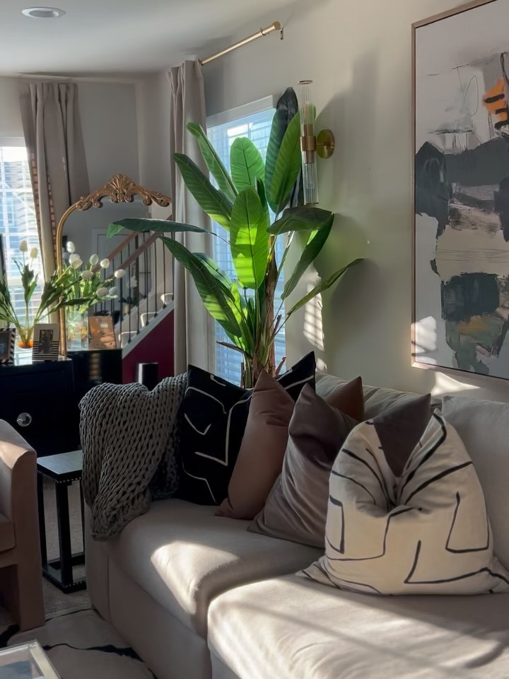 I’m just ready to get these walls painted Snowbound and this ceiling pure white. Not White Snow, Not White Sand but SNOWBOUND and I’m over accent wall. I want my black or a green. 

Ok I’m done! See ya!