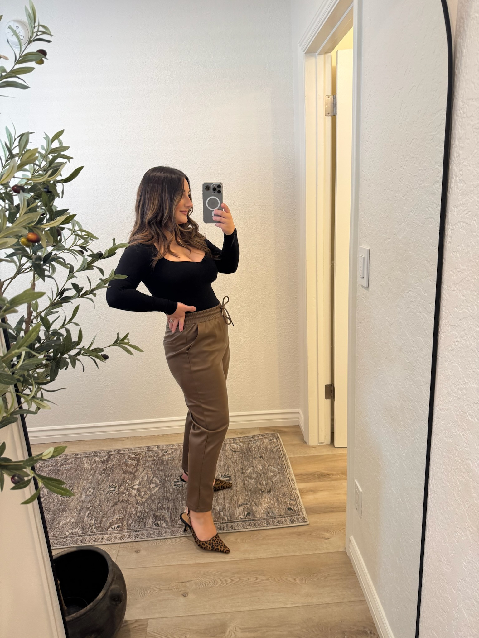 Love this outfit for any occasion and event this holiday season! 

Faux leather petite friendly pants size medium 
Sweetheart neck long sleeve size small 
Kitten heels run tts

Petite pants, amazon finds, holiday style 

 

#LTKHoliday #LTKSeasonal #LTKParties