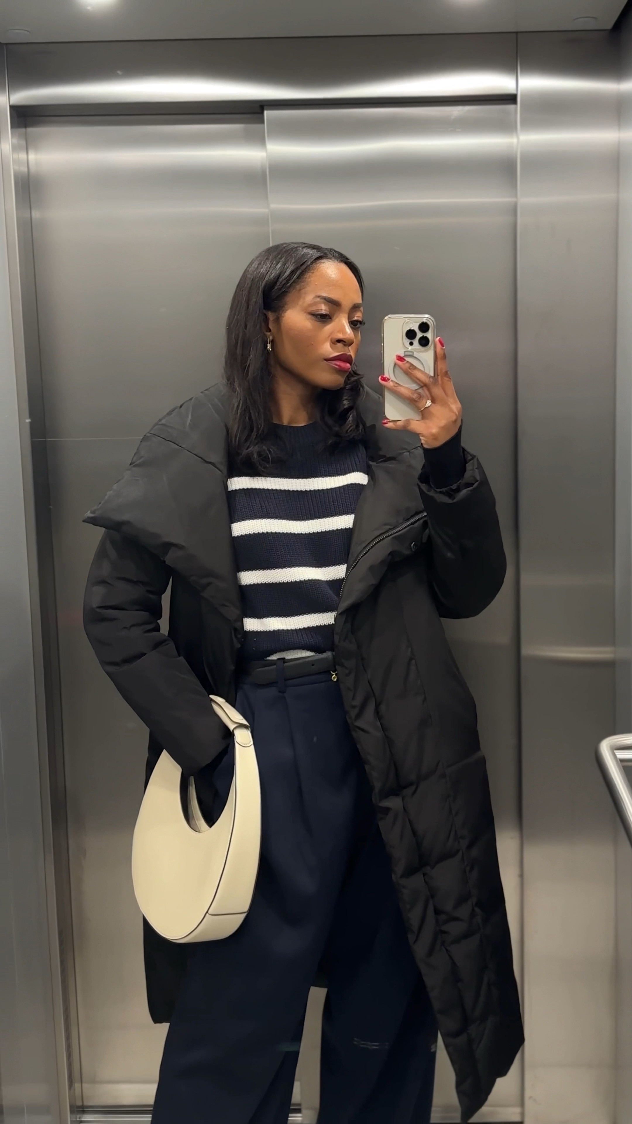 Modest Sweater Outfit 

#LTKStyleTip #LTKSeasonal #LTKItBag