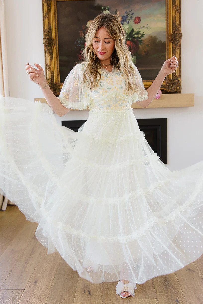 Annalise Dress in Light Yellow | Ivy City Co