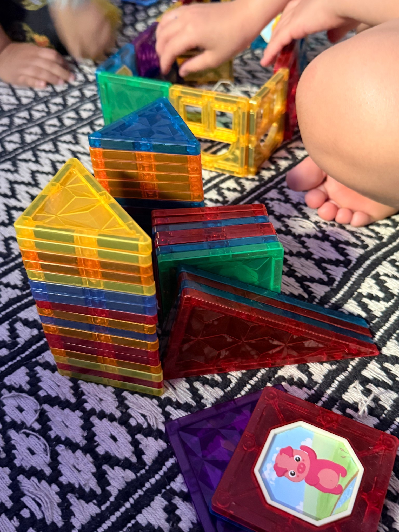 Bloques magneticos, mis hijos se entretienen por buen rato armando cosas…. 

#LTKdayinmylife #LTKHoliday #LTKGiftGuide