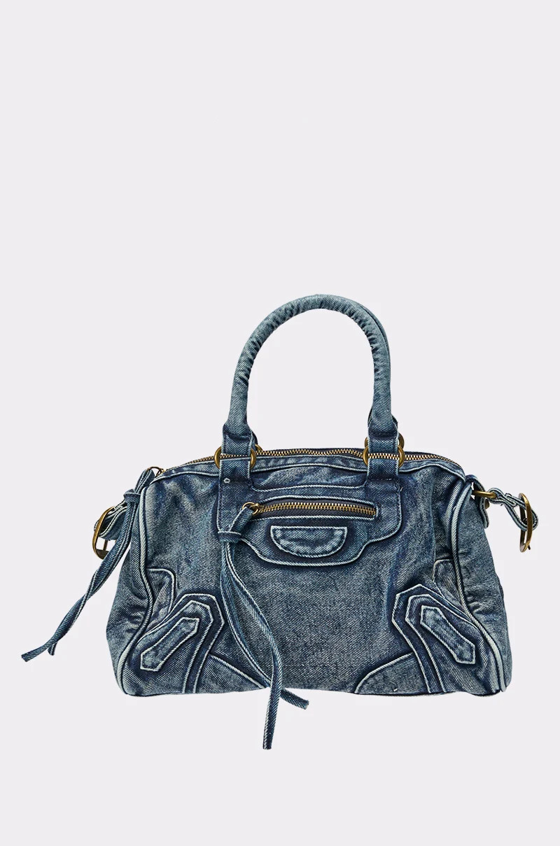 IM THAT GIRL DISTRESSED PURSE | AKIRA