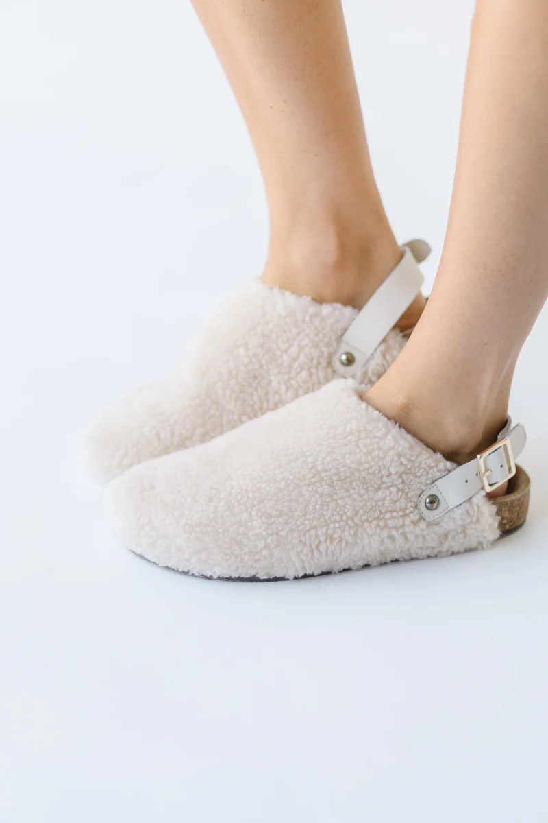 Seychelles: Buckle Up Fur Clog in Natural | Piper & Scoot