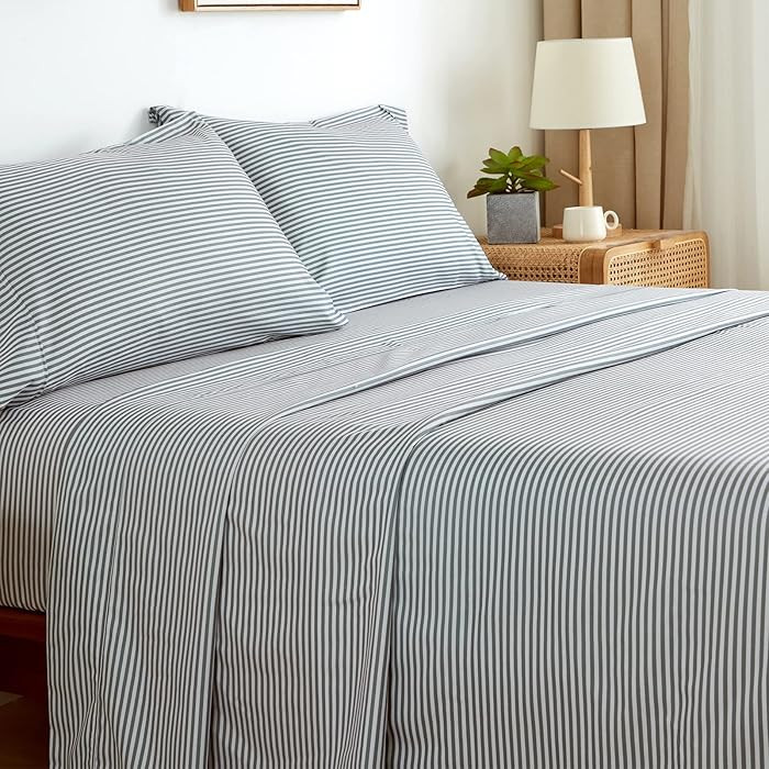 Queen Size Bed Sheets Set 4PC - Soft Micro Cooling 1800 Thread Count Printed Sheet, 8-17 Inch Dee... | Amazon (CA)
